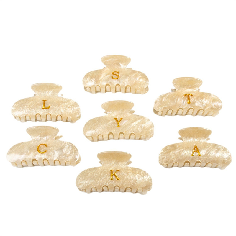 Trendy 8cm gouden letter acryl haarklauwclips voor vrouwen